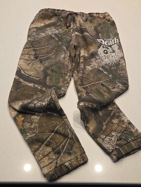 Liquid Death Men's Camo Jogger Sweatpants - Green/Brown